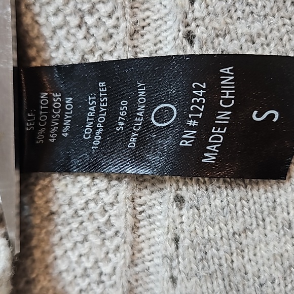 Macy's Coin 1804 Gray Cable Knit Long Sleeved Split Back Sweater - Picture 4 of 10